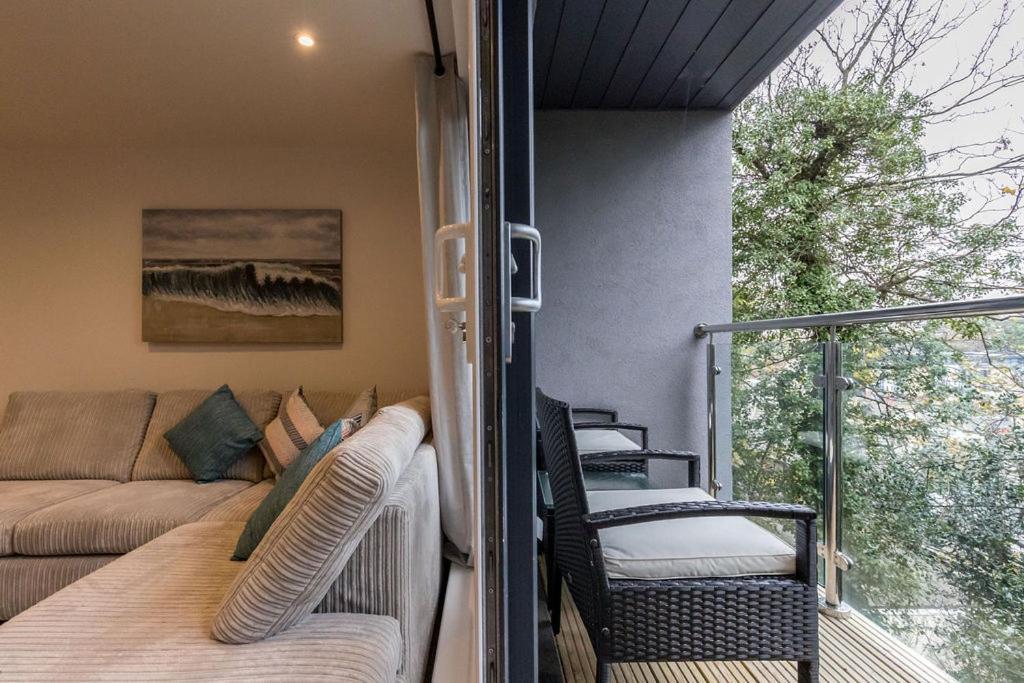 Stylish Town Centre Apartment, W Parking, Nr Beach Bournemouth Exterior photo