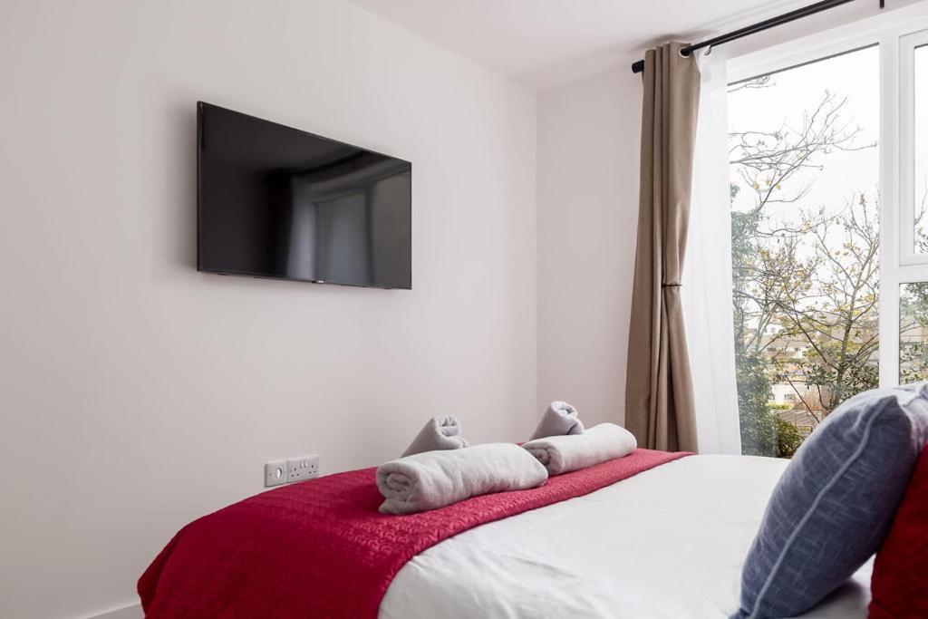 Stylish Town Centre Apartment, W Parking, Nr Beach Bournemouth Exterior photo